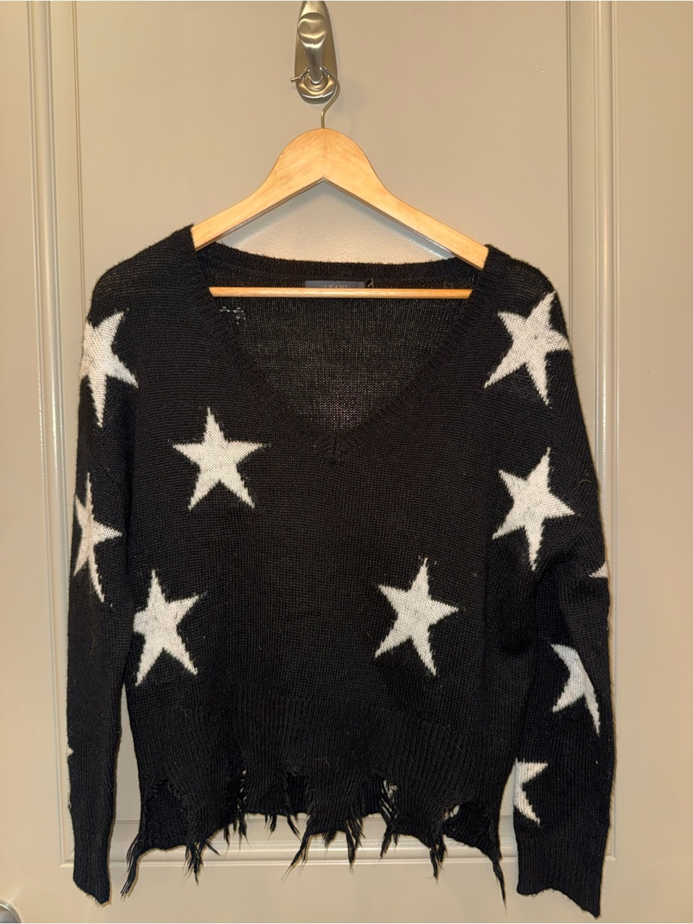 Black Star Pattern V-Neck Sweater